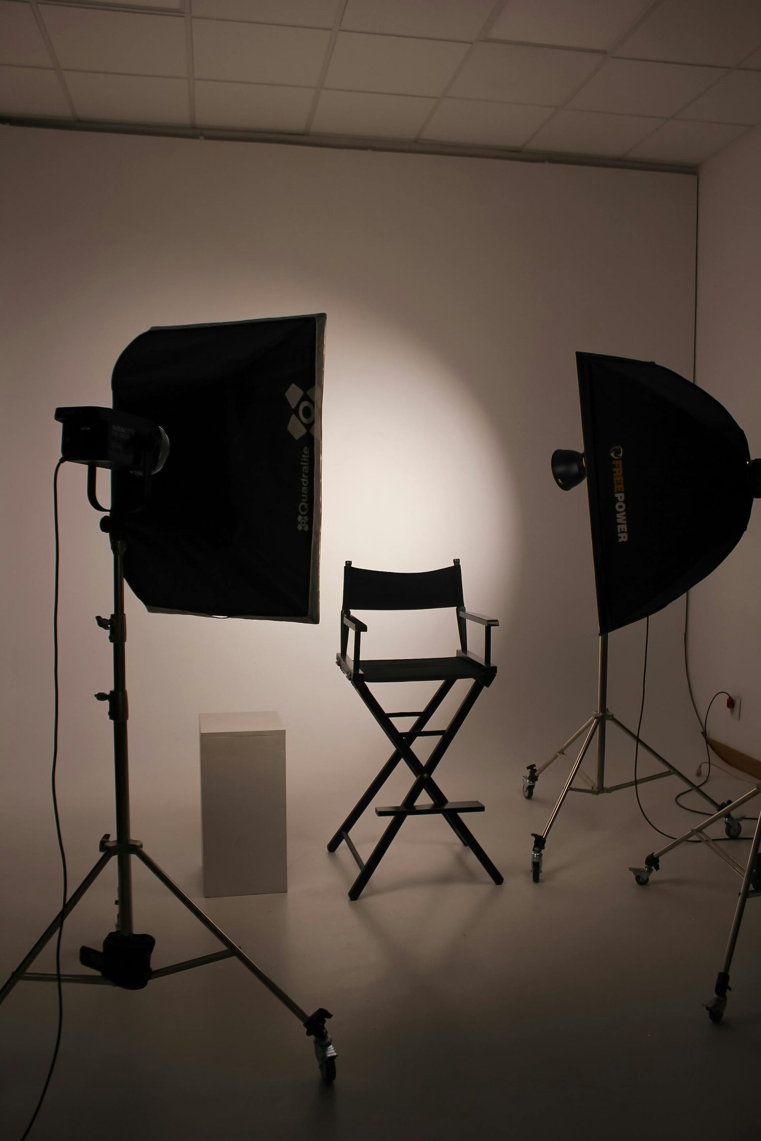 Backgrounds & Studio